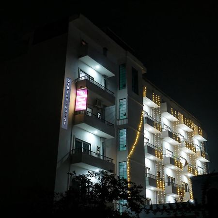 Готель Townhouse Navneeta Grand Kakarmatha Екстер'єр фото
