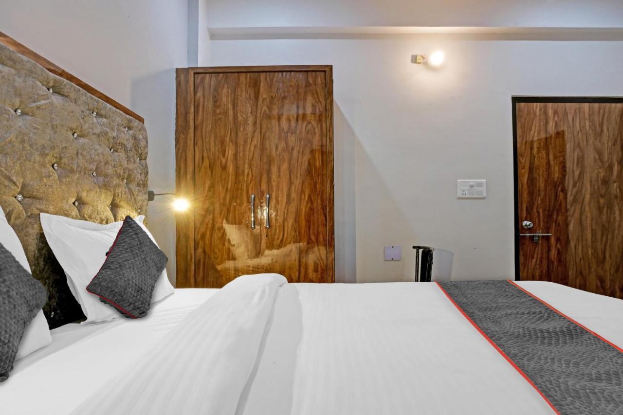 Готель Townhouse Navneeta Grand Kakarmatha Екстер'єр фото